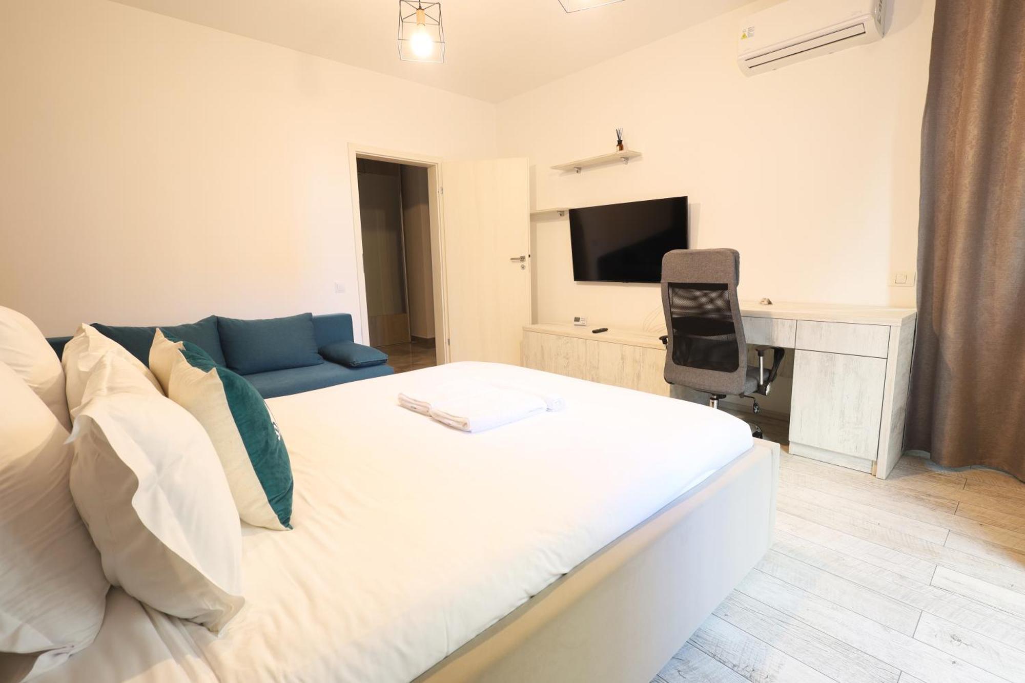 Smart Concept Living Plaza Apartment Bucharest Room photo